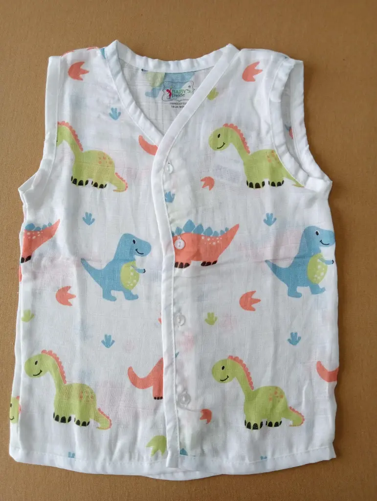 100% Cotton Muslin Fabric (Dinosaurs Print)